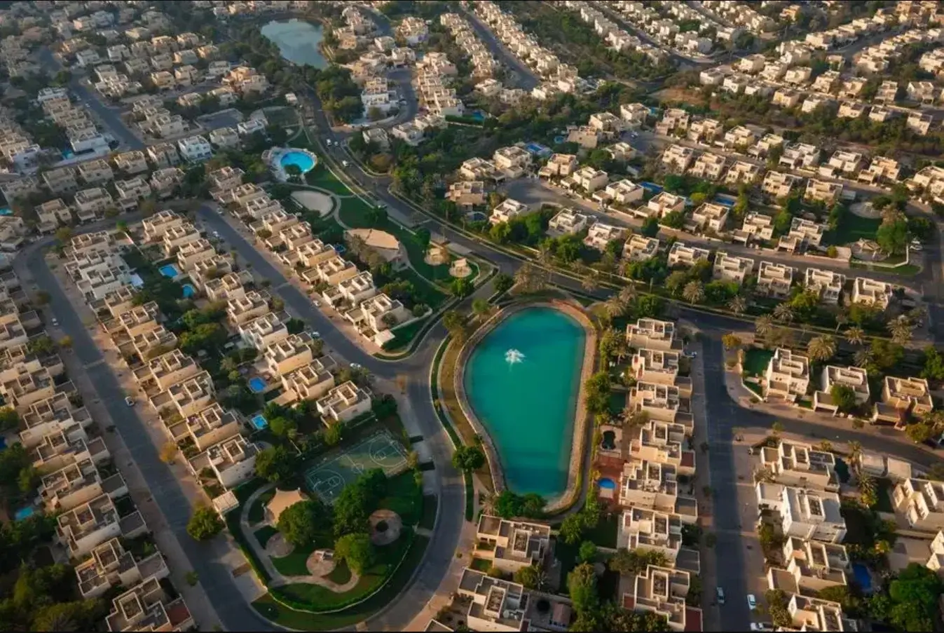 Carpenter services in Emirates Hills